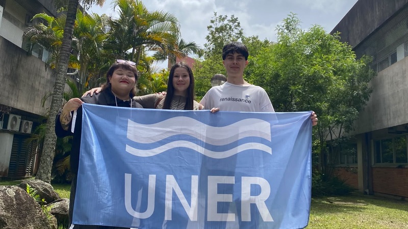 Tres estudiantes de la FCAD presentaron sus investigaciones en Brasil